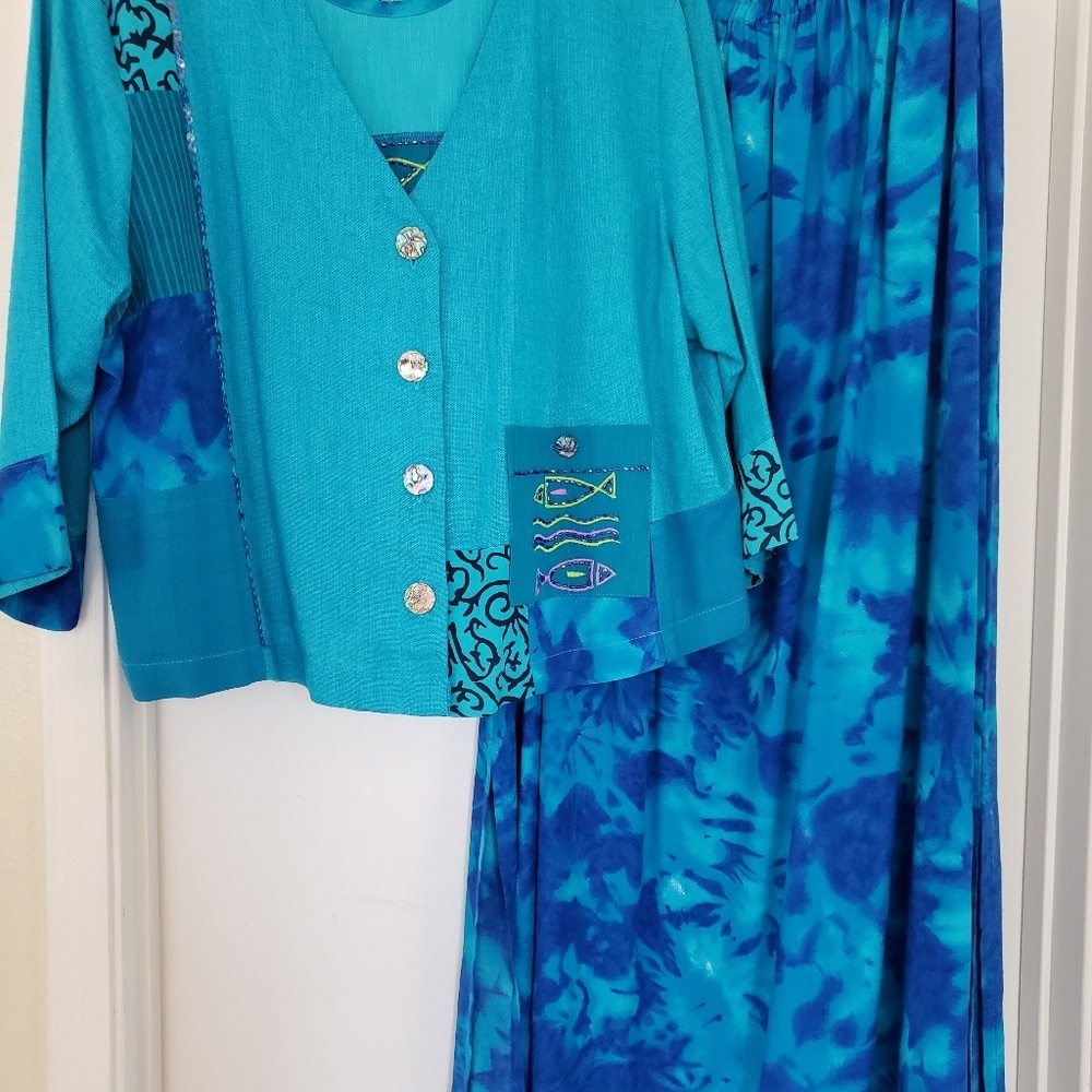 **SALE** 3-Piece Summer Island Outfit - M